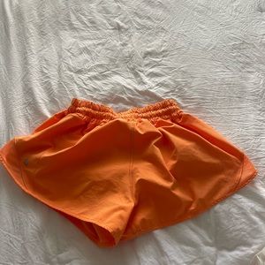 Lululemon hotty hot shorts 2.5 inch